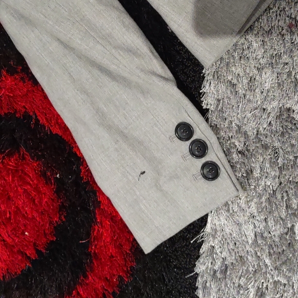 Beautiful grey blazer by Banana Republic 🌼 - Picture 11 of 16
